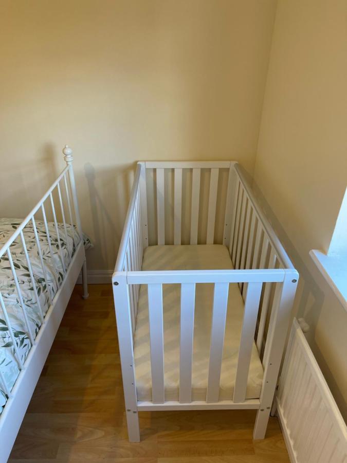 Large, Quiet, Sleeps 16, 4 Bathrooms, Parking, Leicester Exterior foto