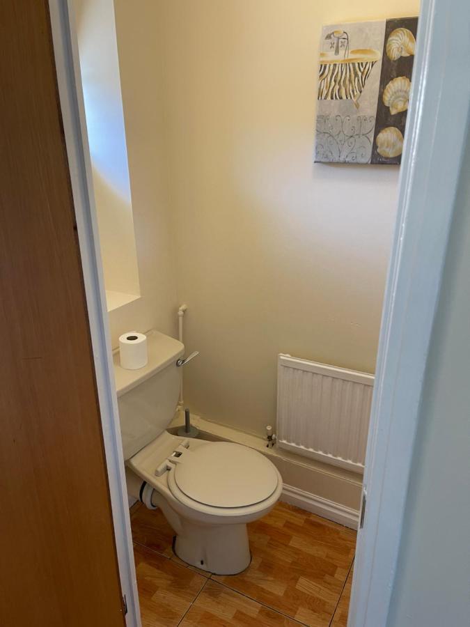 Large, Quiet, Sleeps 16, 4 Bathrooms, Parking, Leicester Exterior foto