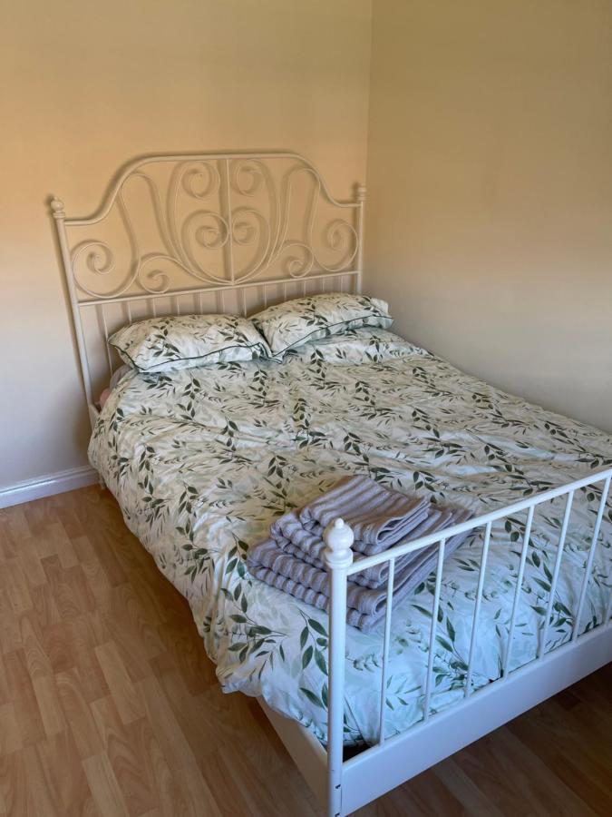 Large, Quiet, Sleeps 16, 4 Bathrooms, Parking, Leicester Exterior foto