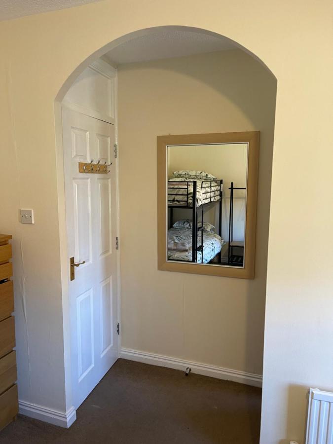 Large, Quiet, Sleeps 16, 4 Bathrooms, Parking, Leicester Exterior foto