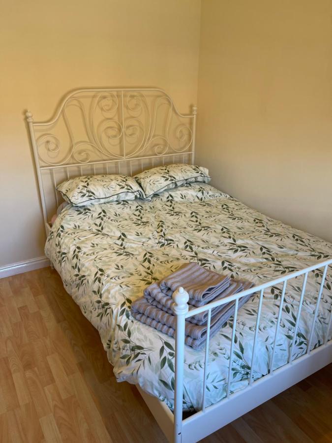 Large, Quiet, Sleeps 16, 4 Bathrooms, Parking, Leicester Exterior foto